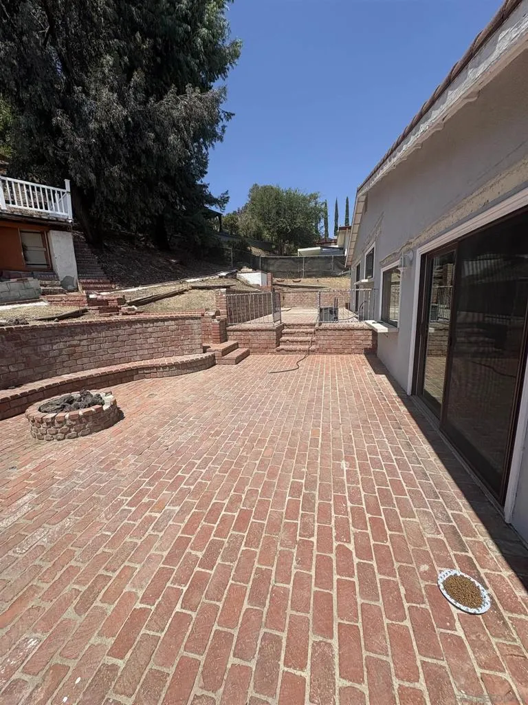 12571 Henzie Place, Granada Hills, California 91344 home-pic-16